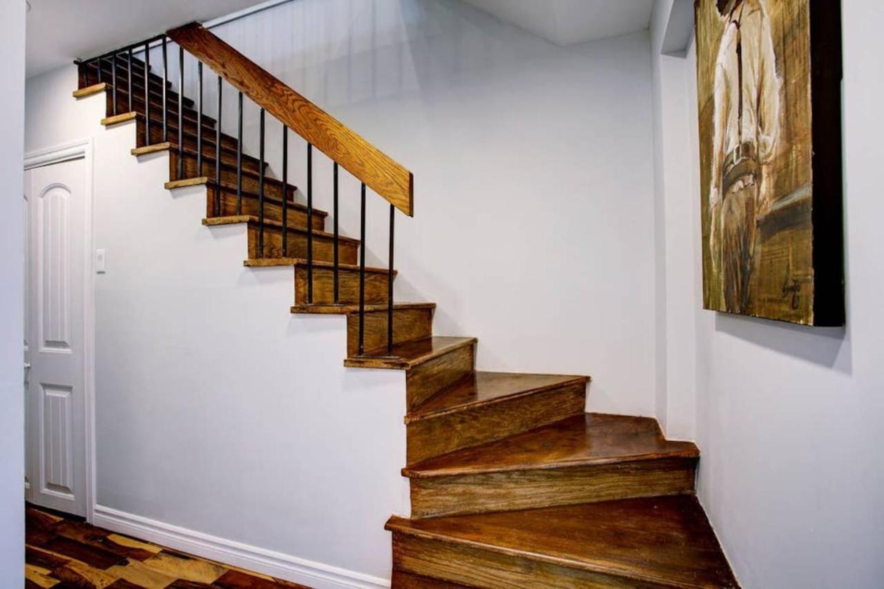 Holiday home Stella Stays Brilliant 2 Floor Downtown Mtl Parking