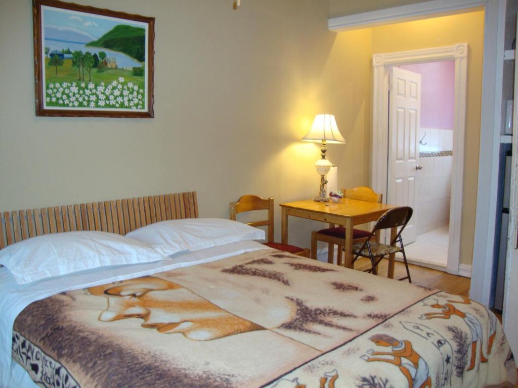 Hotel & Suites Place Des Arts