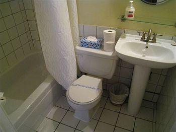 Bed & Breakfast Gite University Bed And Breakfast Montreal