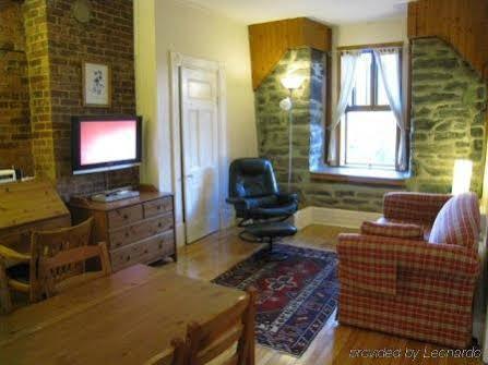 Gite University Bed And Breakfast Montreal