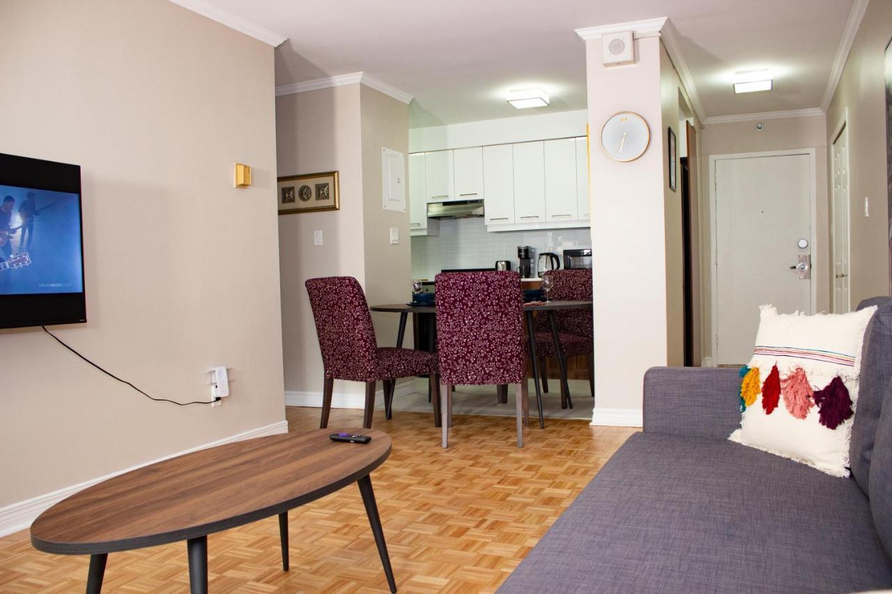 Shiny Spacious With Perfect View In Crescent Apartment