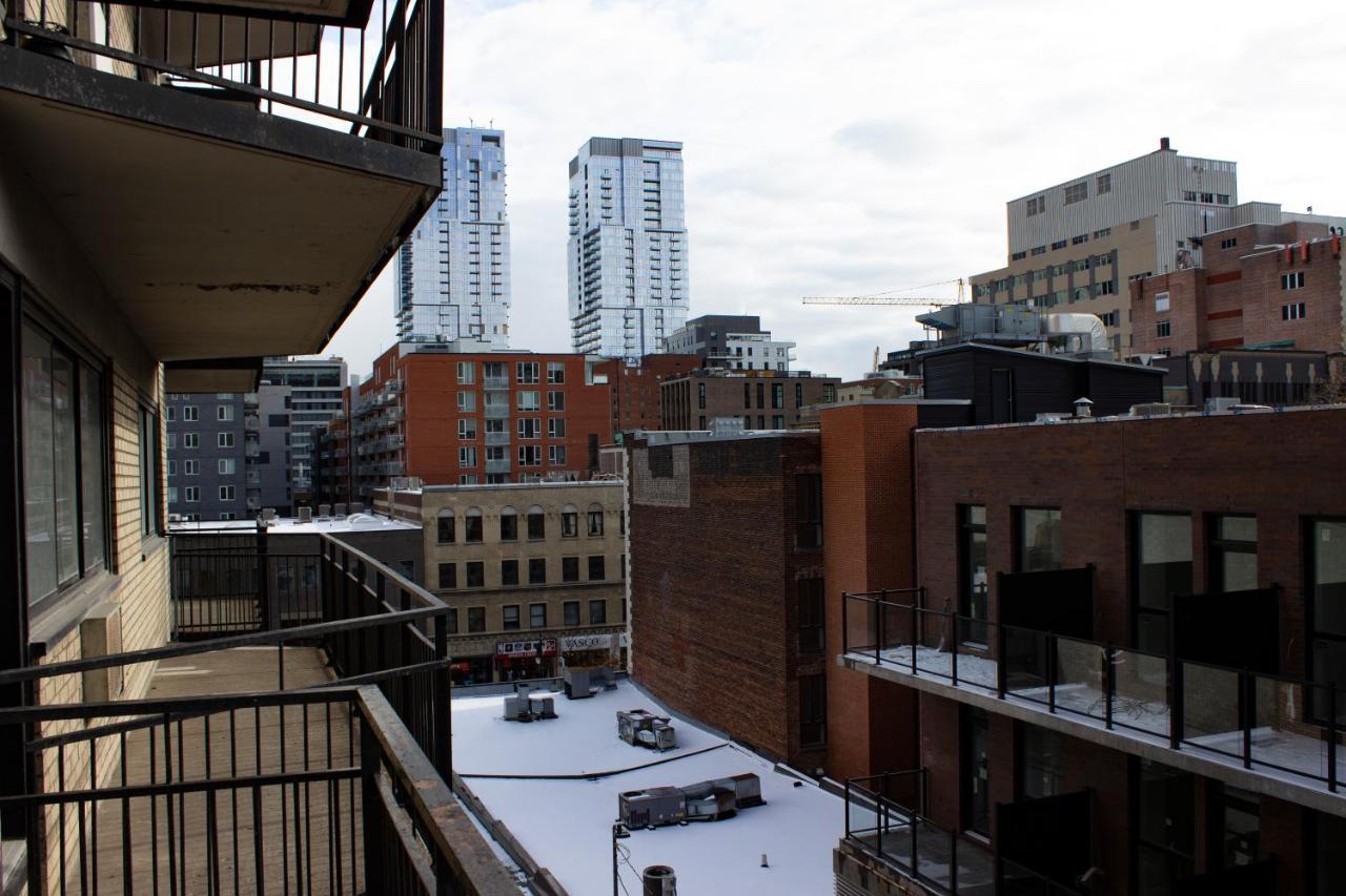 Shiny Spacious With Perfect View In Crescent Apartment Montreal