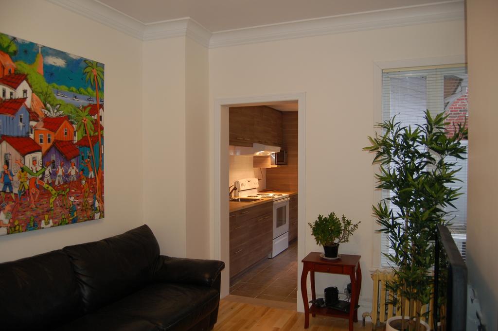 Le Chasseur Bed & Breakfast Montreal