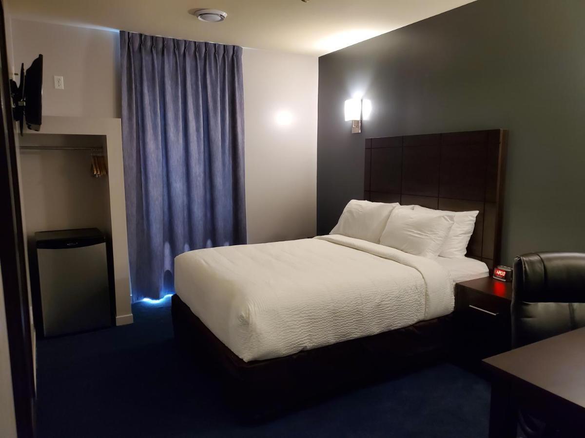 Econo Hotel 2*