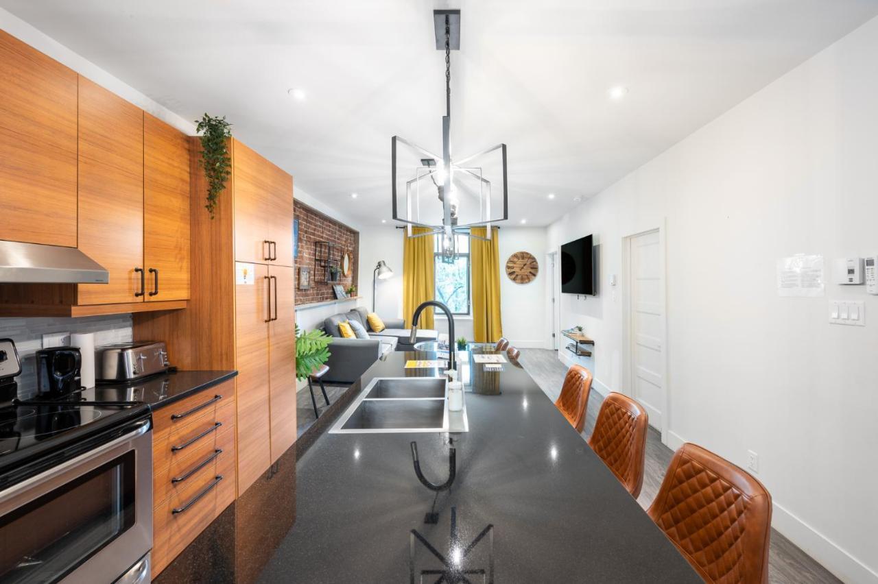 Styled 2 Bedroom On St-denis Street