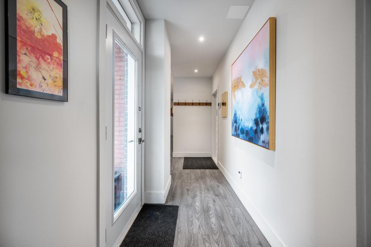 Styled 2 Bedroom On St-denis Street Apartment Montreal