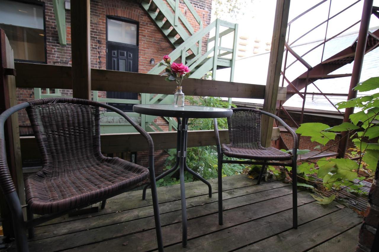 Cote-des-neiges - Downtown * Montreal