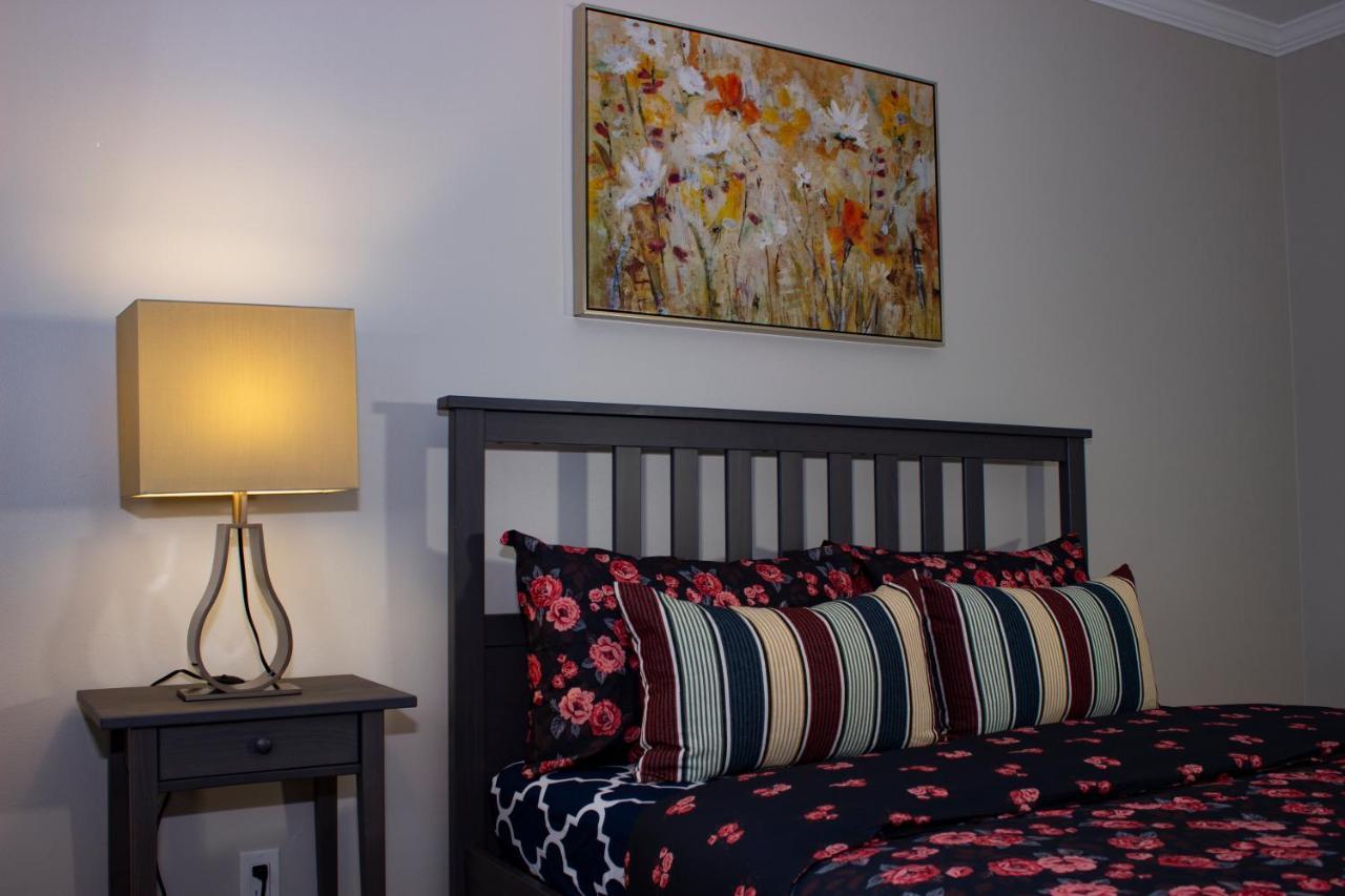 Shiny Spacious With Perfect View In Crescent Apartment *