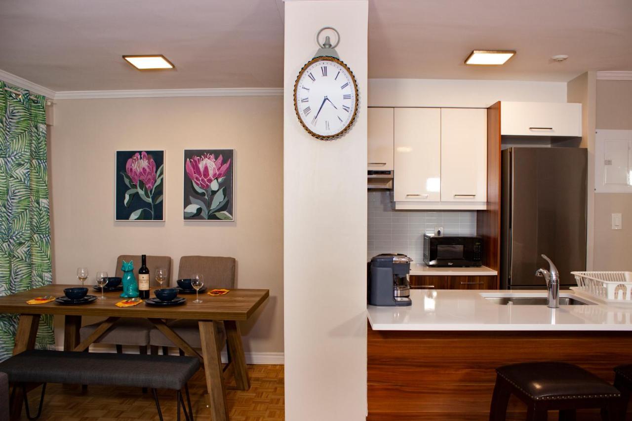 Shiny Spacious With Perfect View In Crescent Apartment