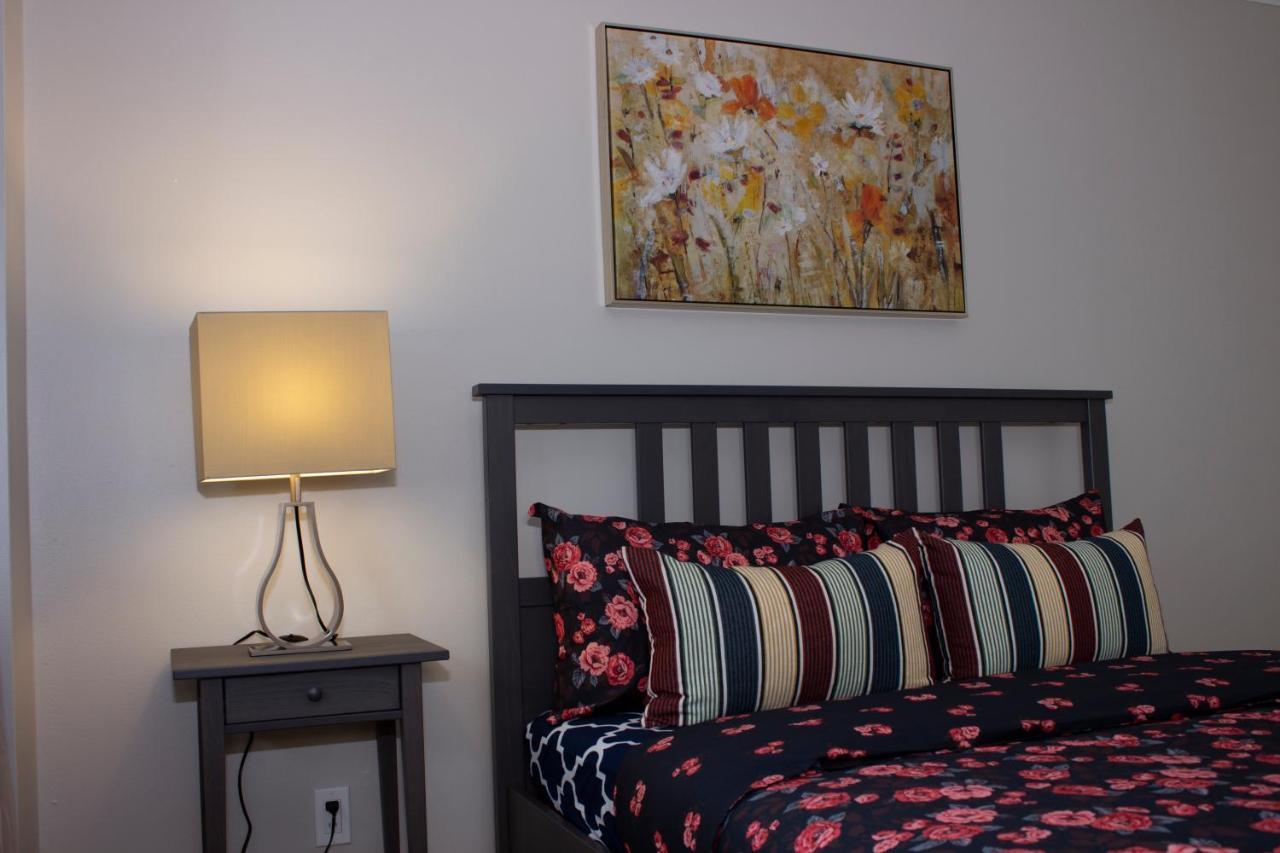 Apartment Shiny Spacious With Perfect View In Crescent Montreal