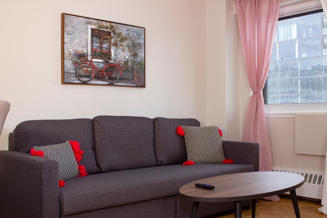 Shiny Spacious With Perfect View In Crescent Montreal