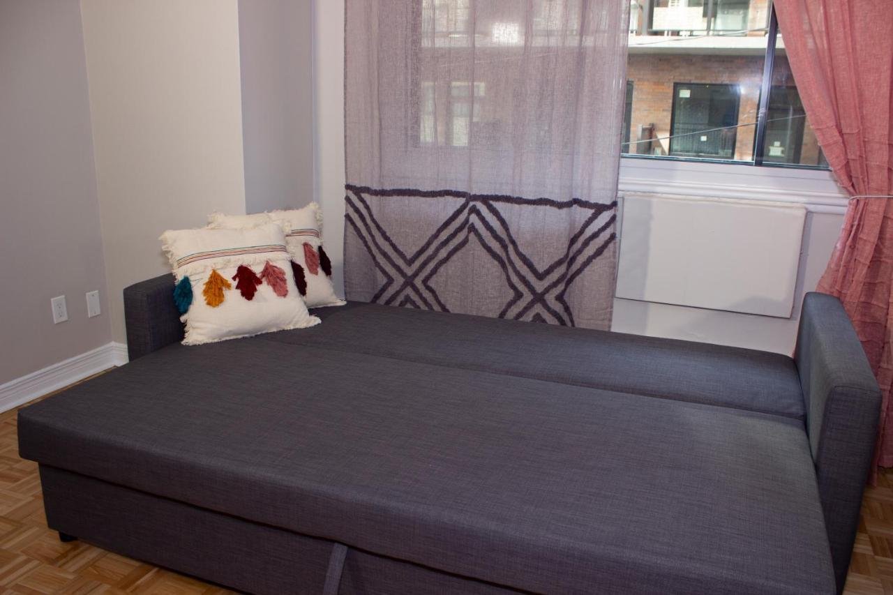 Shiny Spacious With Perfect View In Crescent Montreal