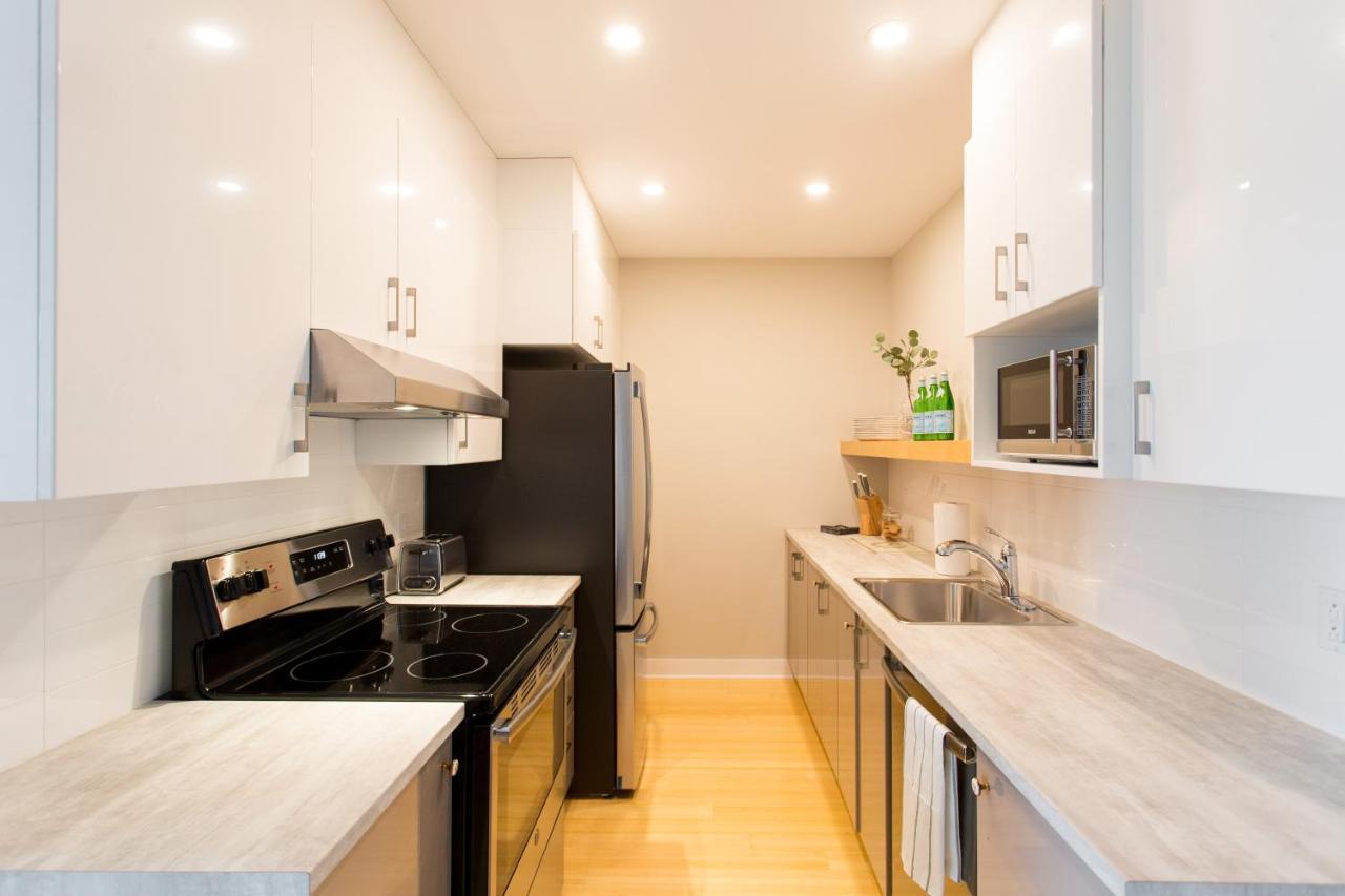 Trendy Little Italy 3 Bedroom By Den Montreal