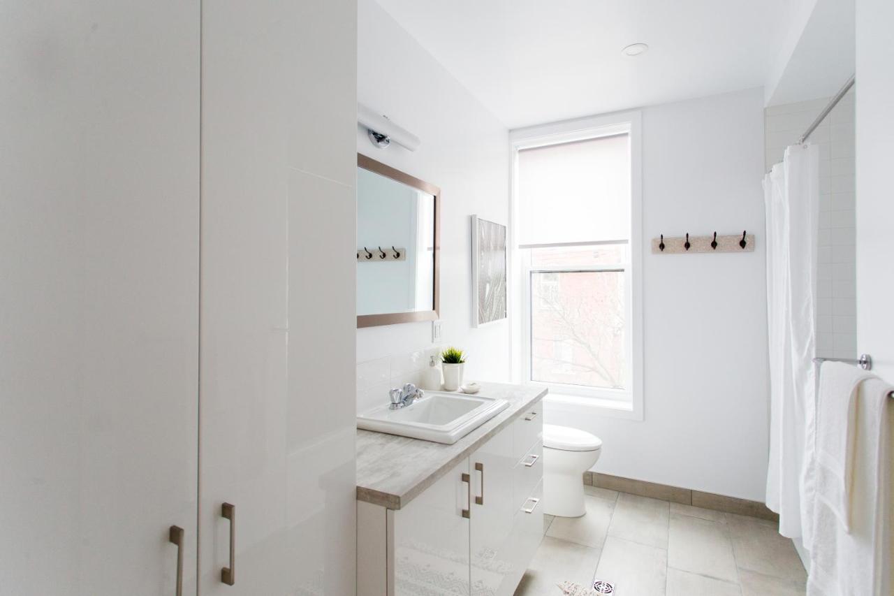 Trendy Little Italy 3 Bedroom By Den Montreal