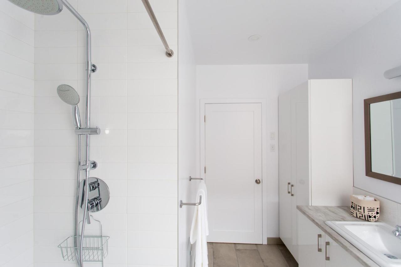Apartment Trendy Little Italy 3 Bedroom By Den Montreal