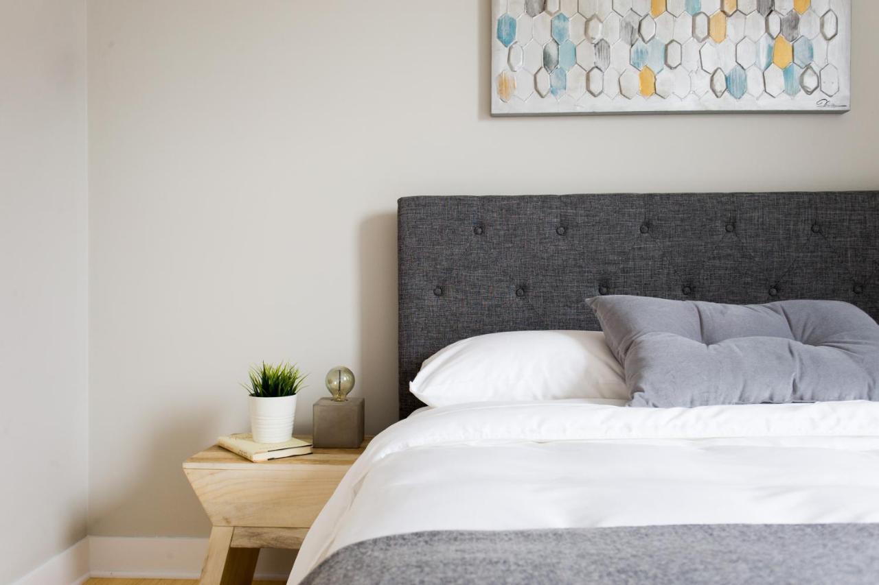 Trendy Little Italy 3 Bedroom By Den Apartment