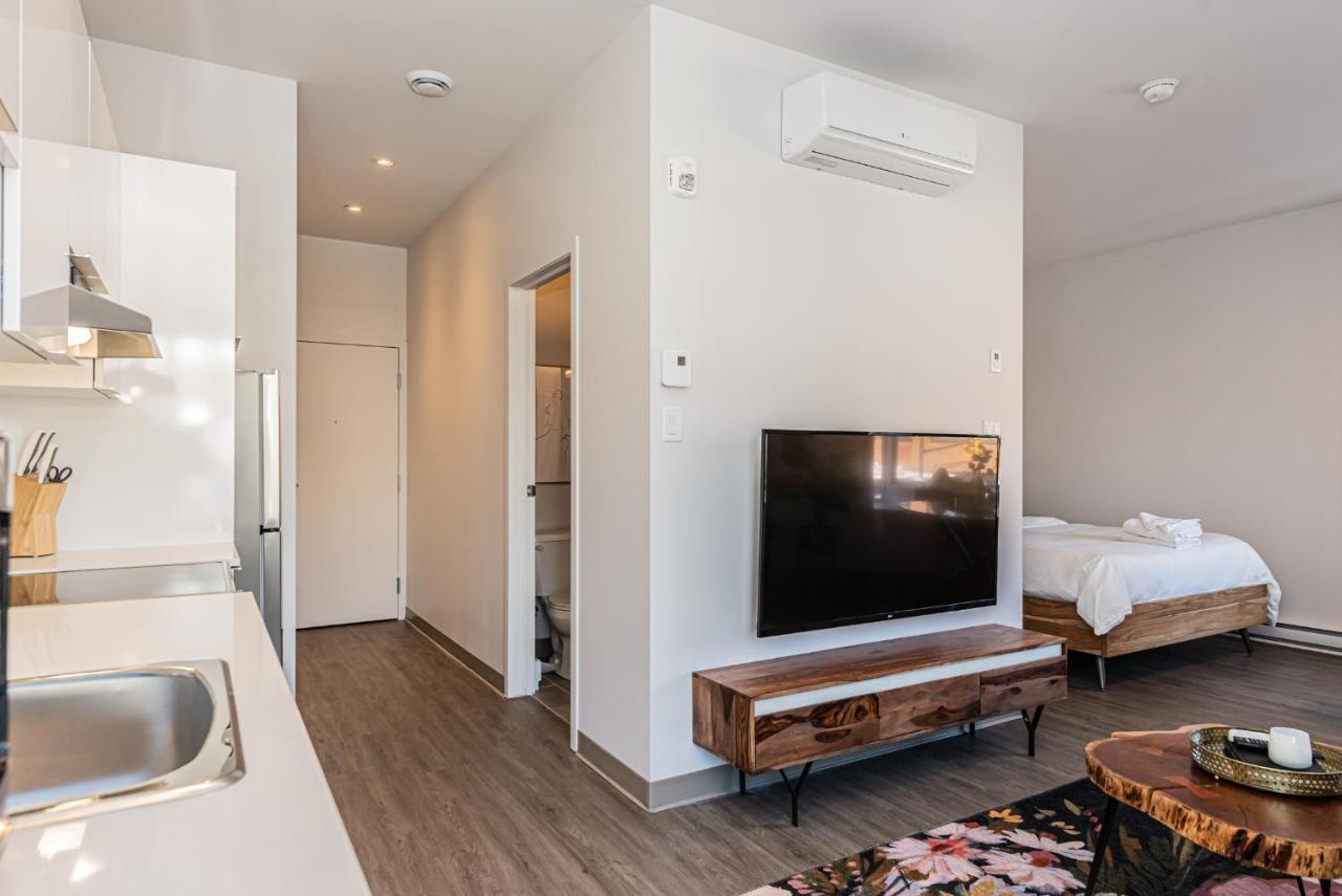 Huge New Flat Well Located Closed On St-denis Street By Den