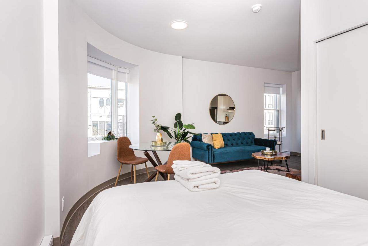 Huge New Flat Well Located Closed On St-denis Street By Den * Montreal