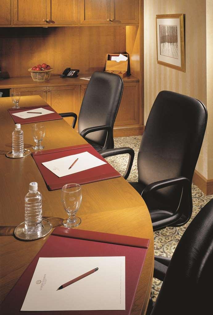 Fairmont The Queen Elizabeth Montreal