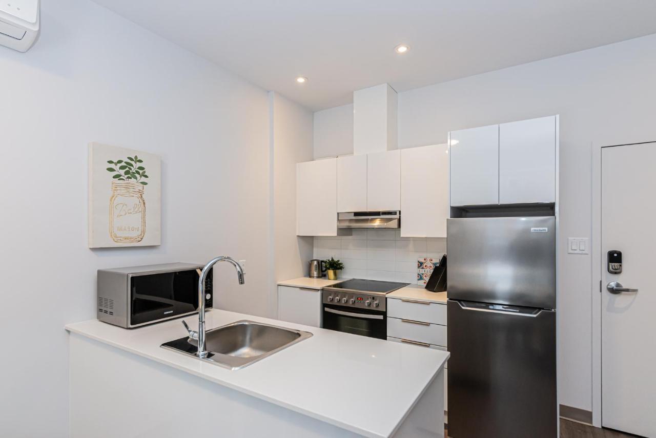 New And Perfectly Located 1 Bedroom By Den Apartment *