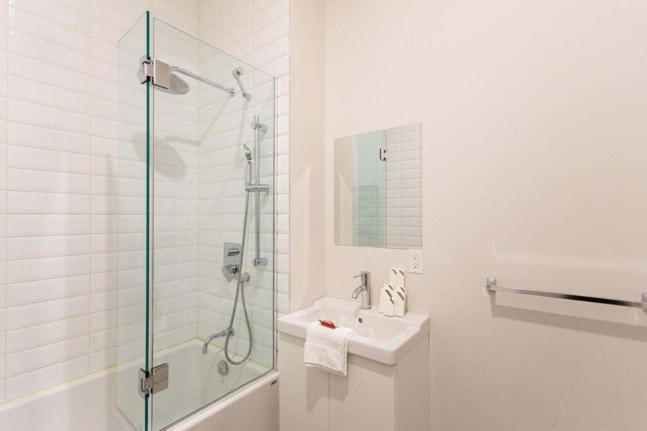 Huge & Swanky By Atwater Market By Den Stays *
