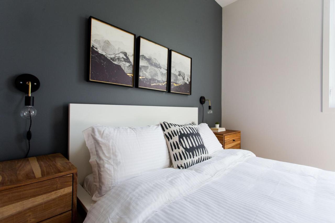 Apartment Huge & Swanky By Atwater Market By Den Stays