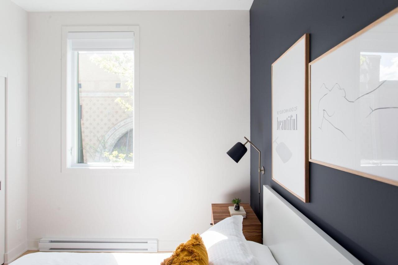Apartment Huge & Swanky By Atwater Market By Den Stays