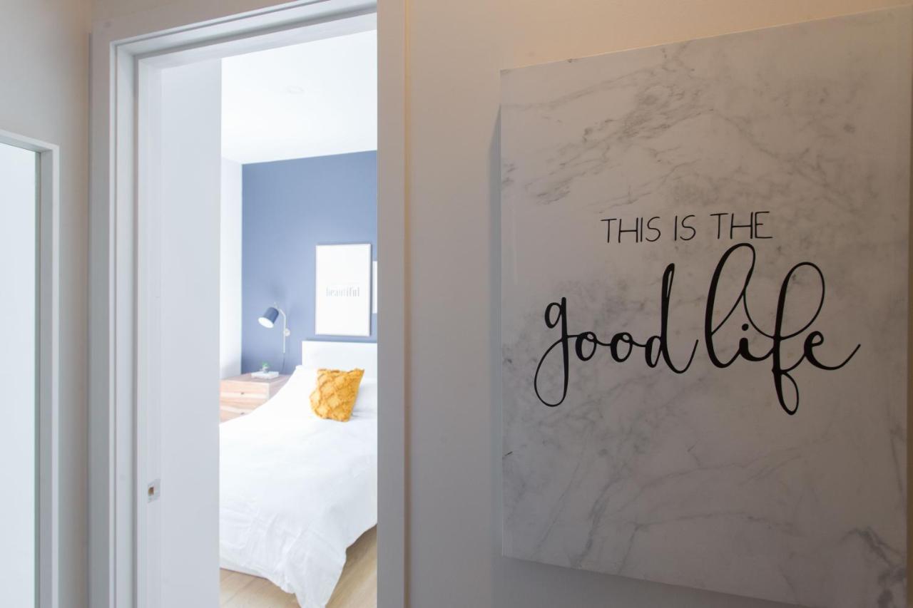 Huge & Swanky By Atwater Market By Den Stays Apartment Montreal