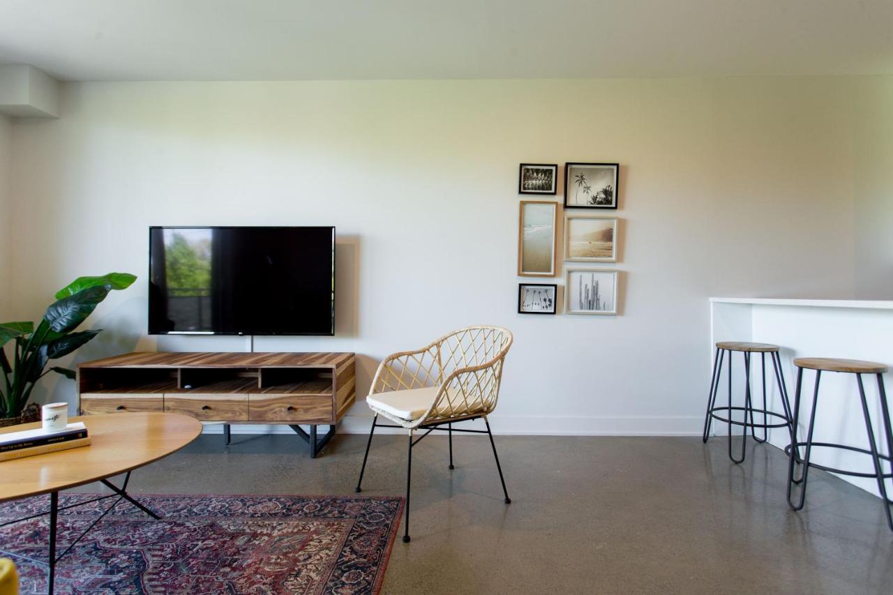 Huge & Swanky By Atwater Market By Den Stays * Montreal
