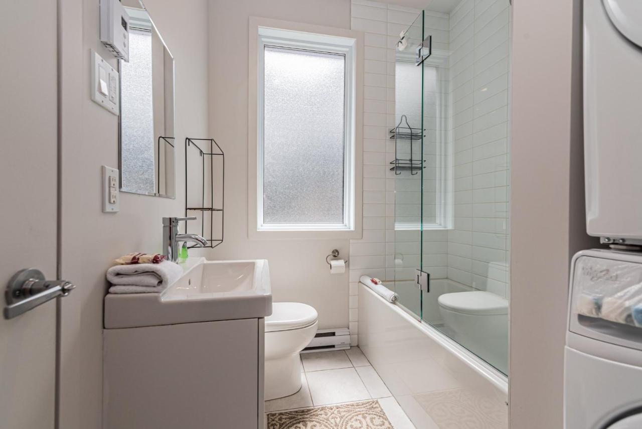 Apartment Elegant & Perfectly Located By Atwater Market By Den Stays *