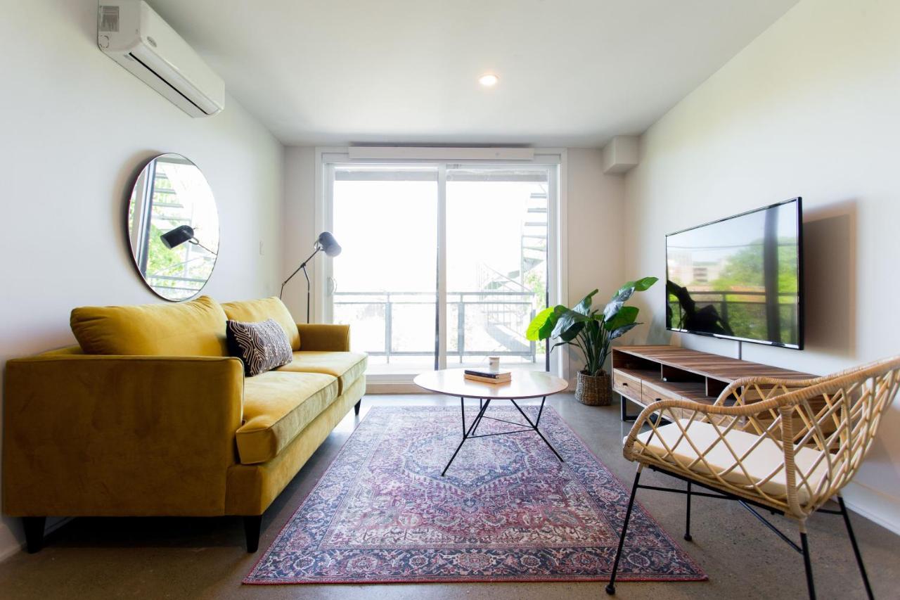 Huge & Swanky By Atwater Market By Den Stays Apartment *