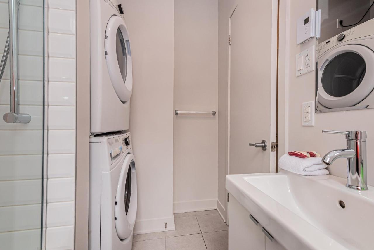 Elegant & Perfectly Located By Atwater Market By Den Stays Apartment *