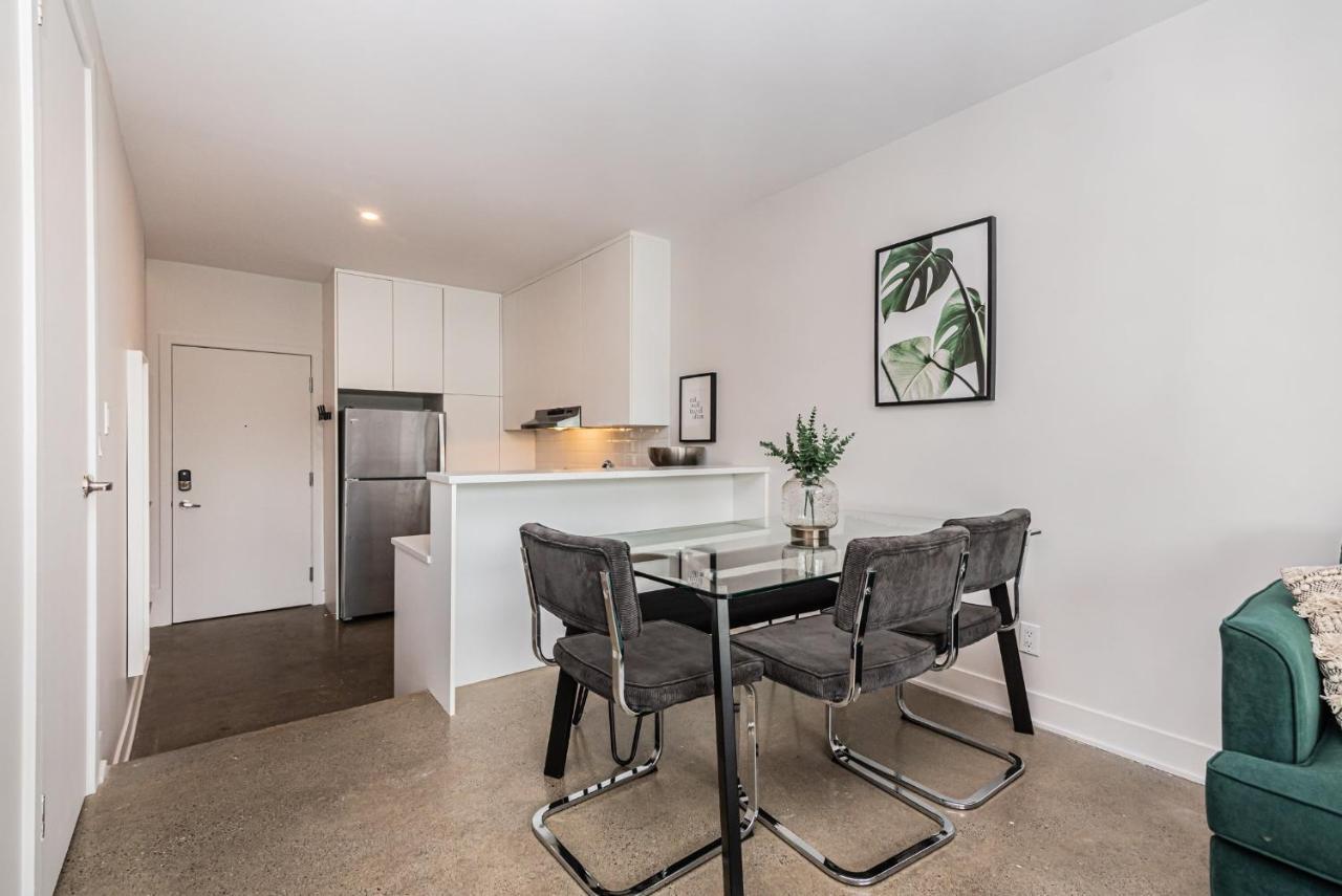 Elegant & Perfectly Located By Atwater Market By Den Stays