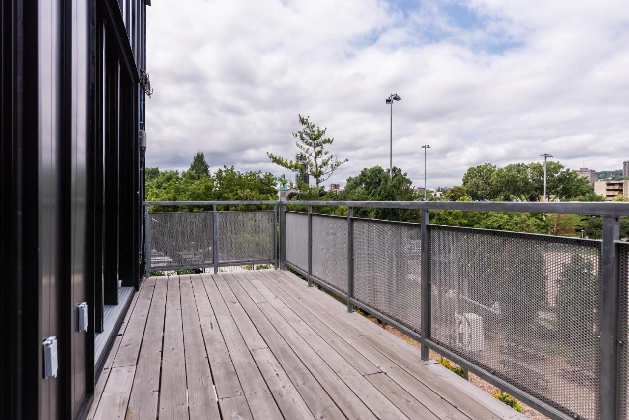 Elegant & Perfectly Located By Atwater Market By Den Stays