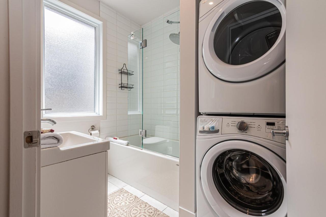 Apartment Elegant & Perfectly Located By Atwater Market By Den Stays Montreal