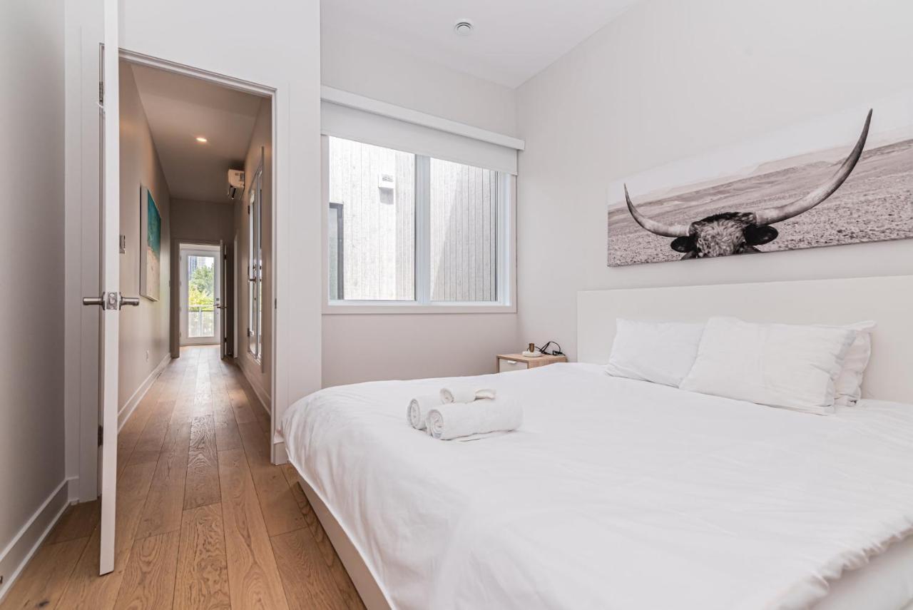 Cool And Clean Flat By Atwater Market By Den Stays