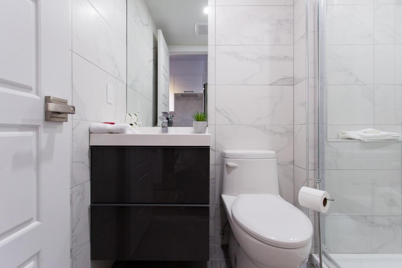 Fun & Funky Little Italy With Full Kitchen By Den Apartment