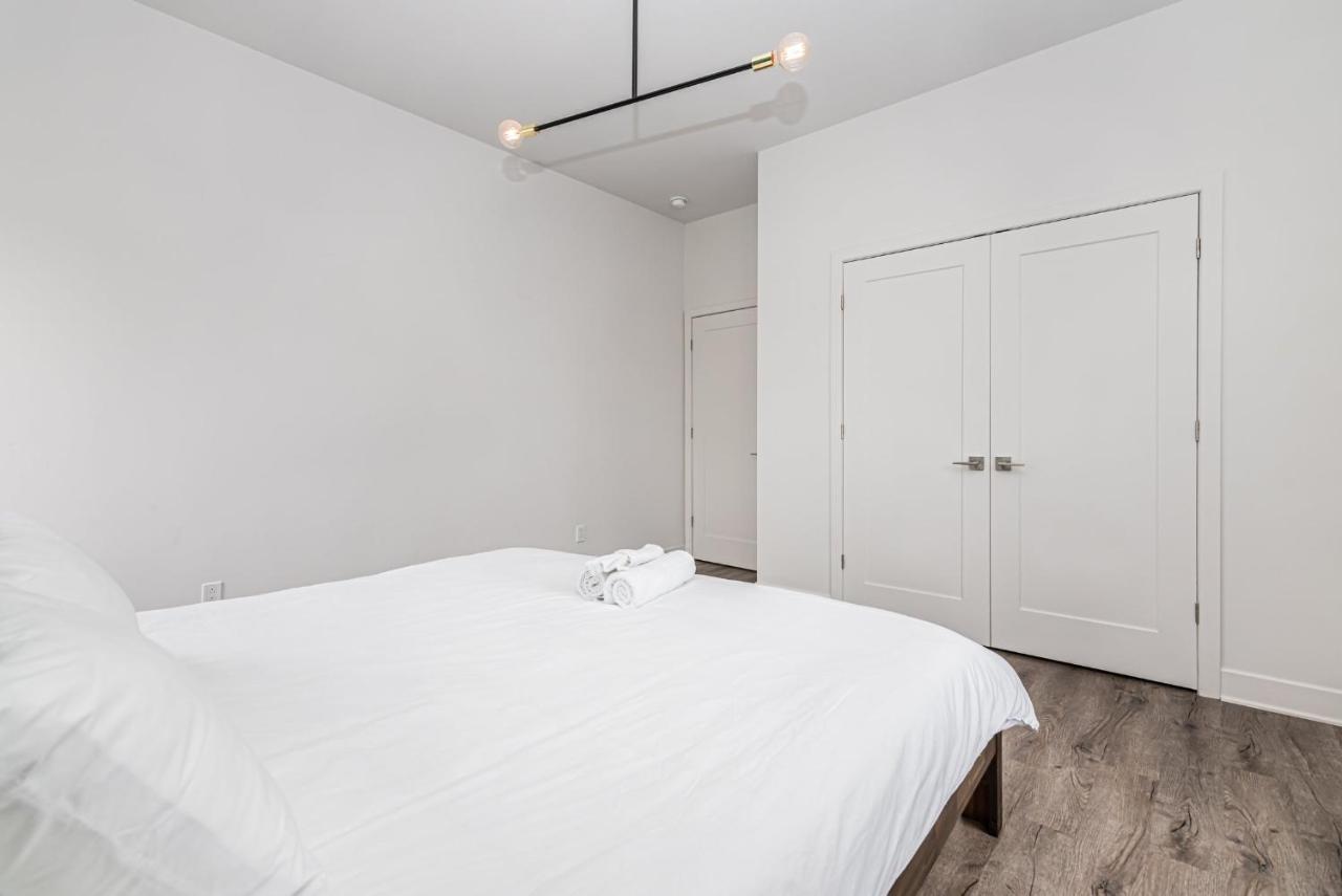 2 Bedroom Luxury In The Mile End By Den Stays