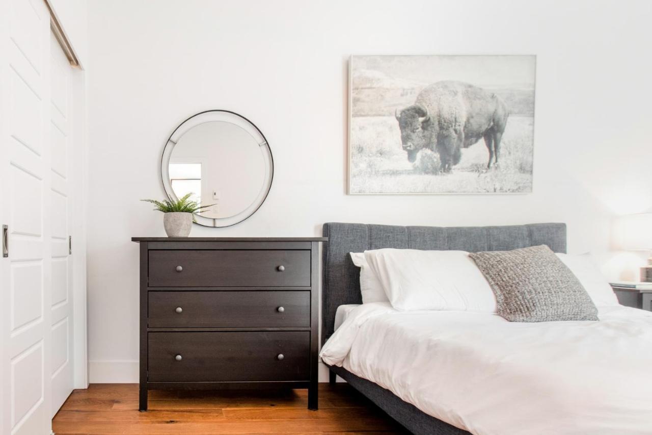Hip, Stylish In Little Italy By Den Apartment *