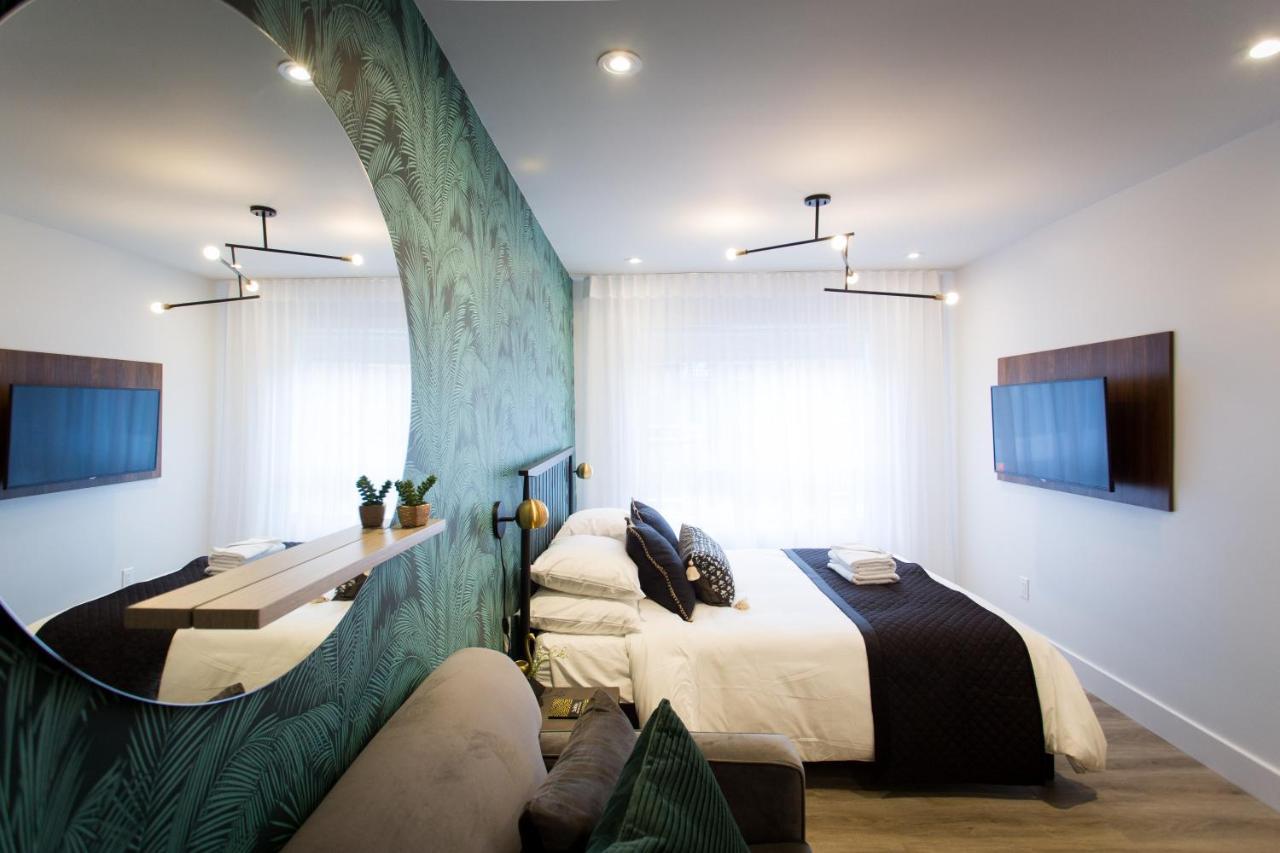Palms Steps From Jeantalon Market Full Bath By Den *
