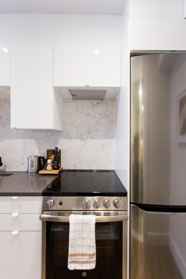 Apartment Romantic In The Heart Of Little Italy By Den
