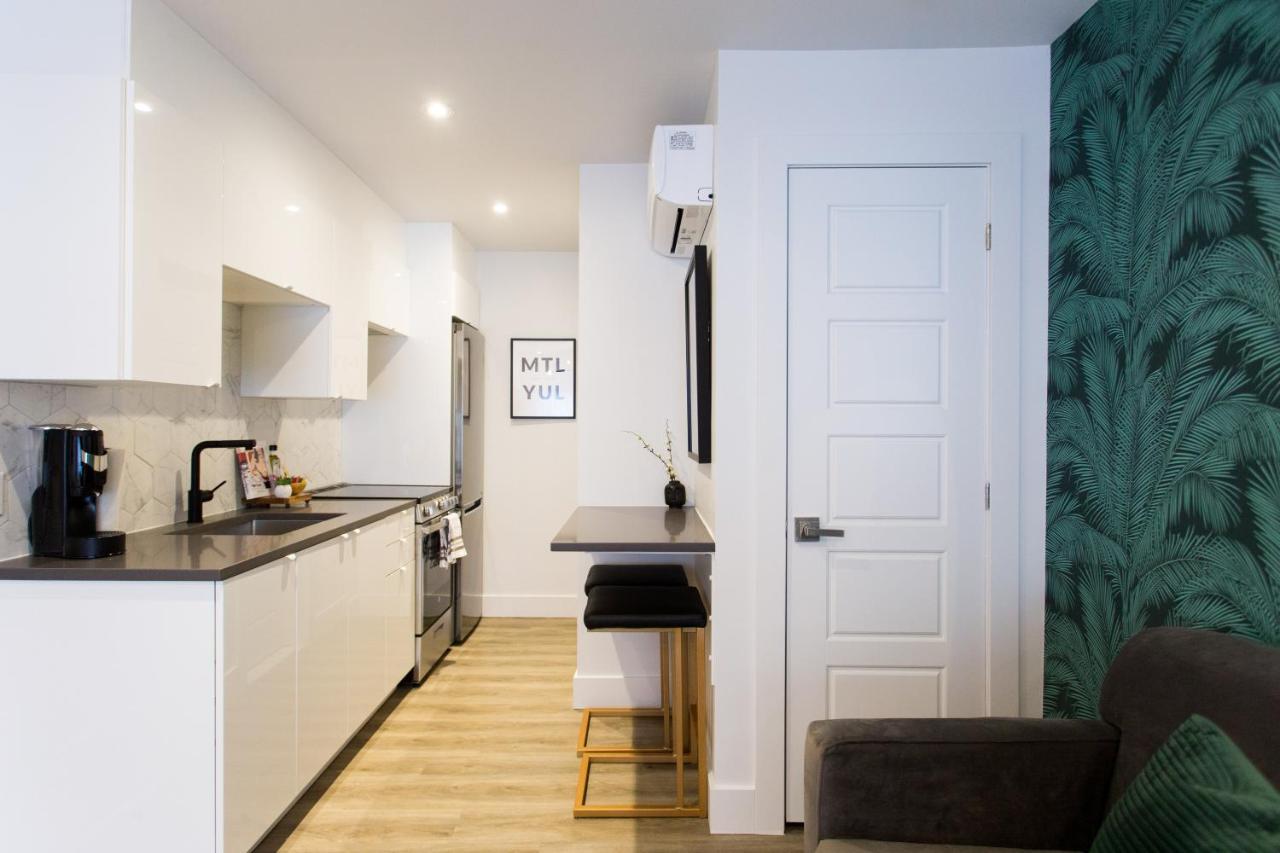 Palms Steps From Jeantalon Market Full Bath By Den Apartment Montreal