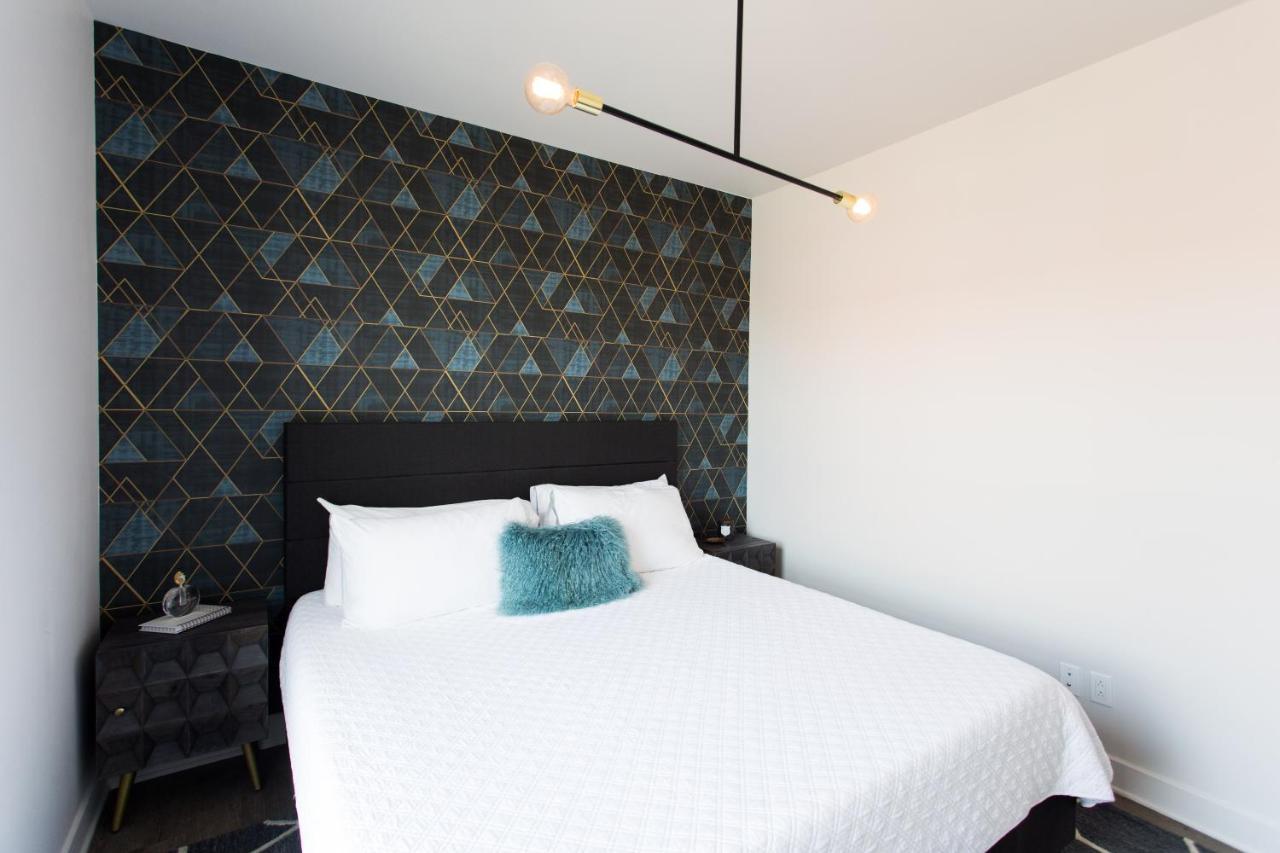 Stunning 1 Bedroom In Mile End By Den Montreal