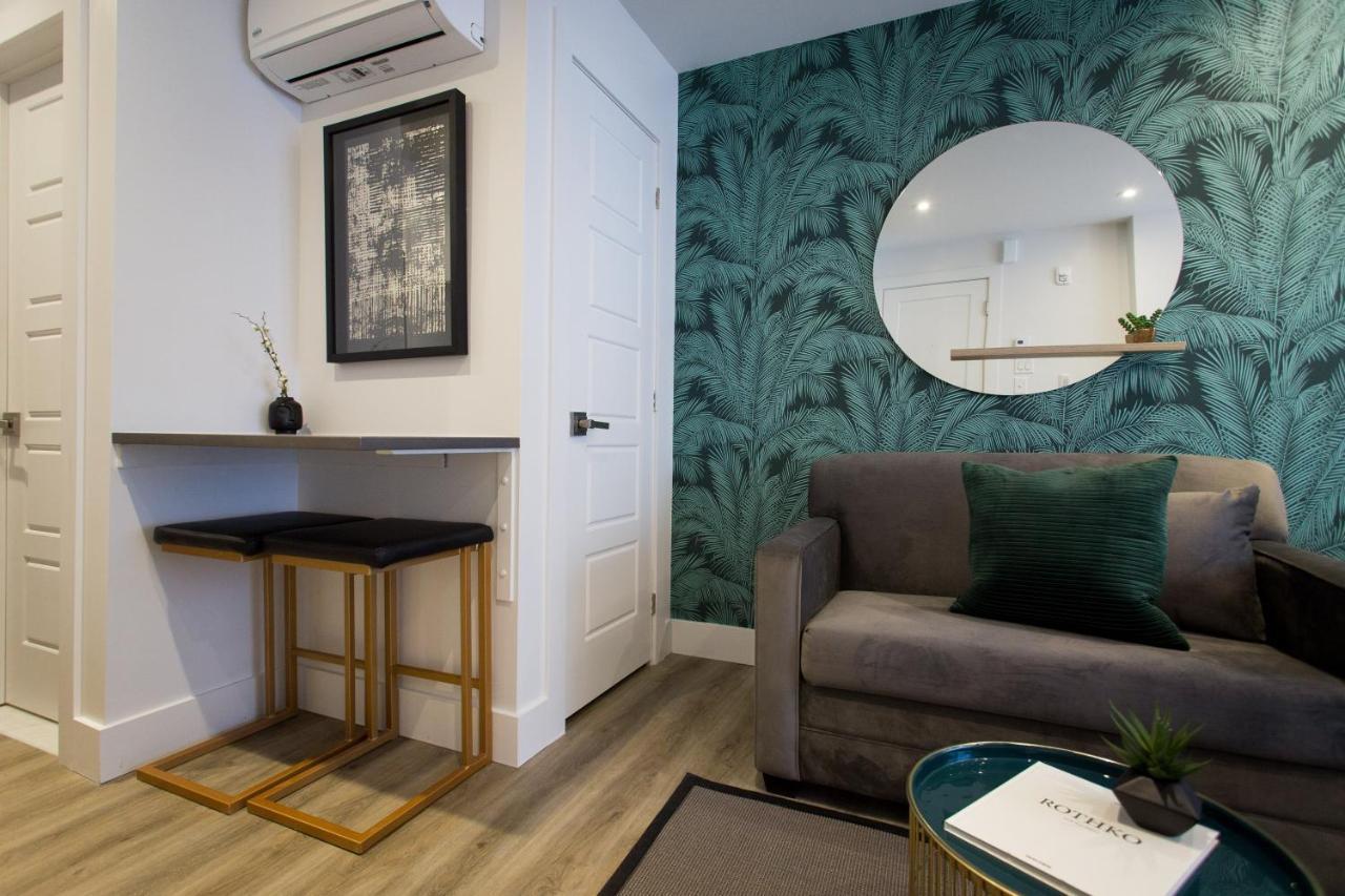 Palms Steps From Jeantalon Market Full Bath By Den