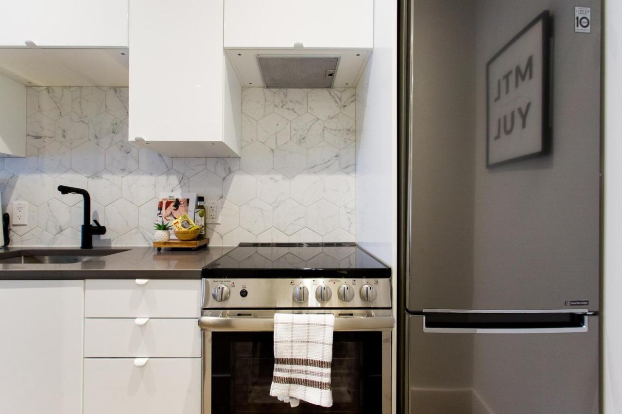 Palms Steps From Jeantalon Market Full Bath By Den Apartment