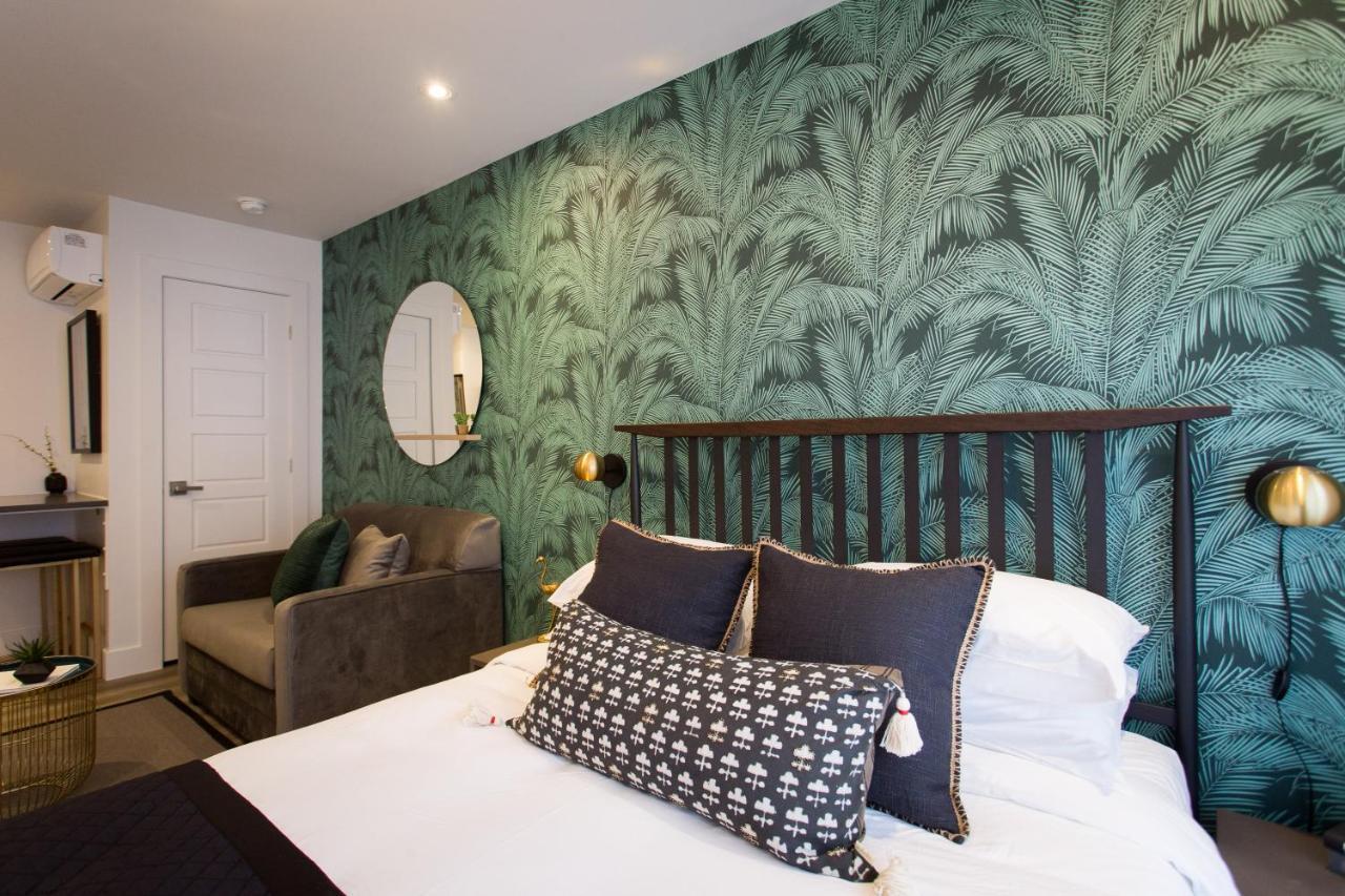 Palms Steps From Jeantalon Market Full Bath By Den * Montreal