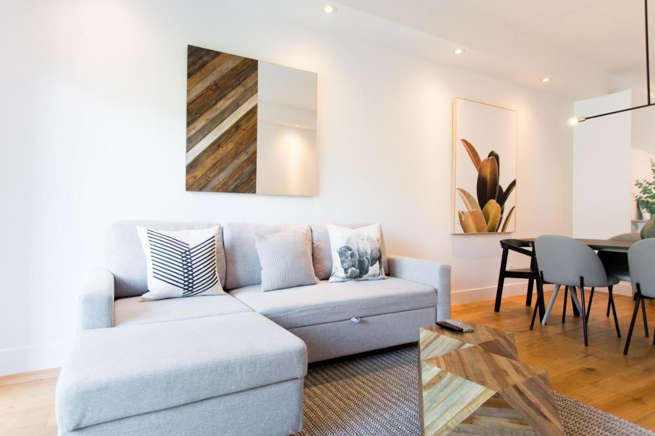 Exquisite Modern In Little Italy By Den Apartment Montreal