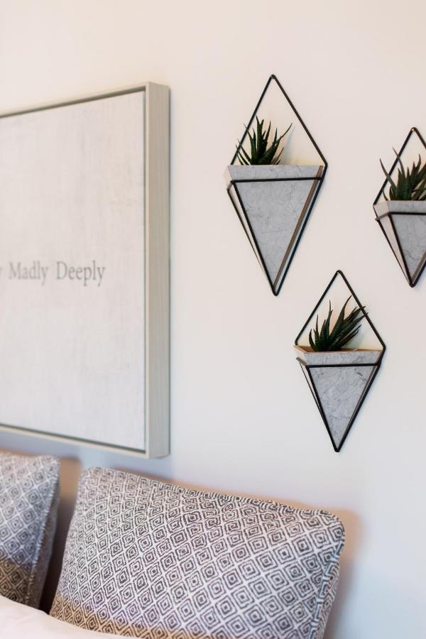 Exquisite Modern In Little Italy By Den Montreal