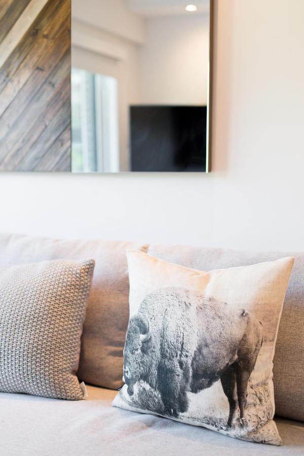 Exquisite Modern In Little Italy By Den Montreal