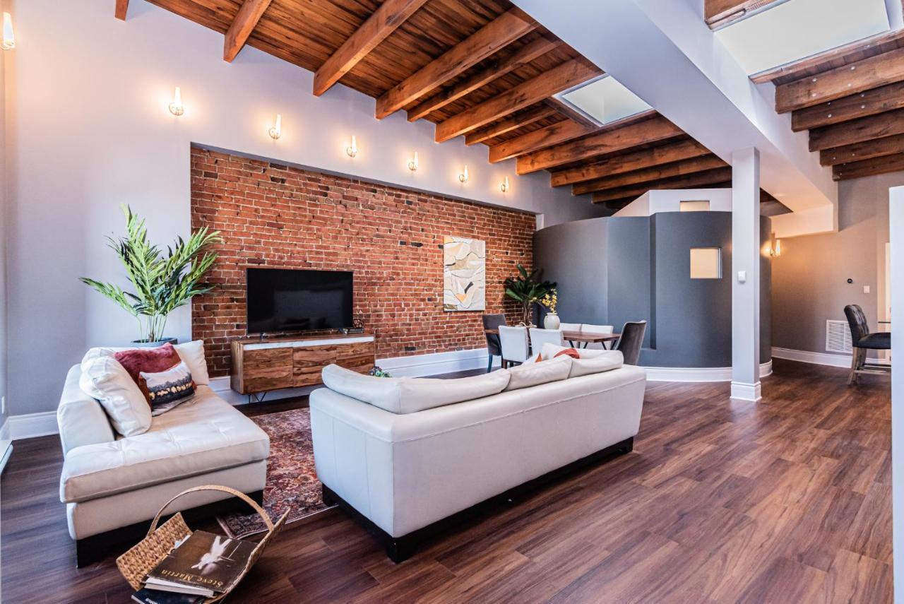 Family Friendly 3-bedroom Beauty In Le Plateau By Denstays